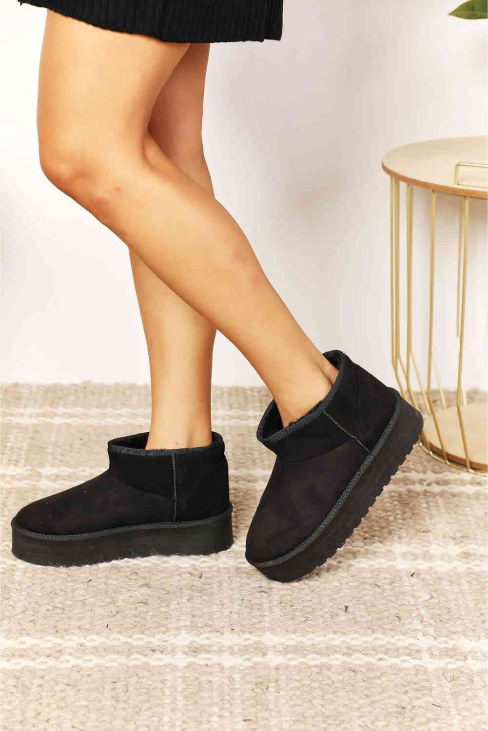 Women's ankle boots, Versatile short boot styles, Sleek and comfortable mini boots, Contemporary ankle boot fashion, Trendsetting women's short footwear