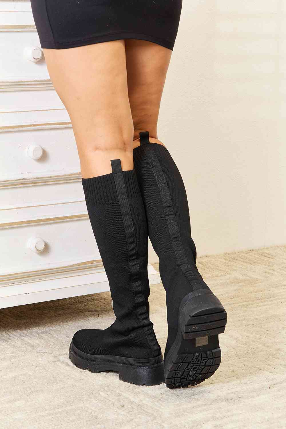 Sleek knee-high boots for women, Contemporary heeled winter boots, Versatile knee boots with high heels, Chic women's footwear with knee-high heels